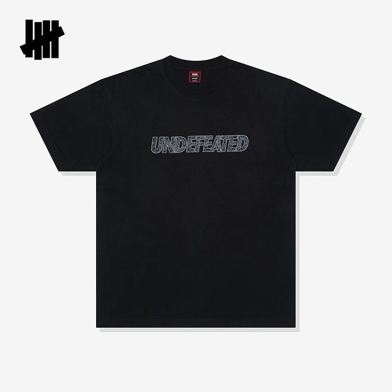 تي شيرت يونيسكس من Undefeated  - مراجعة Streetwear Brand Undefeated وسعره