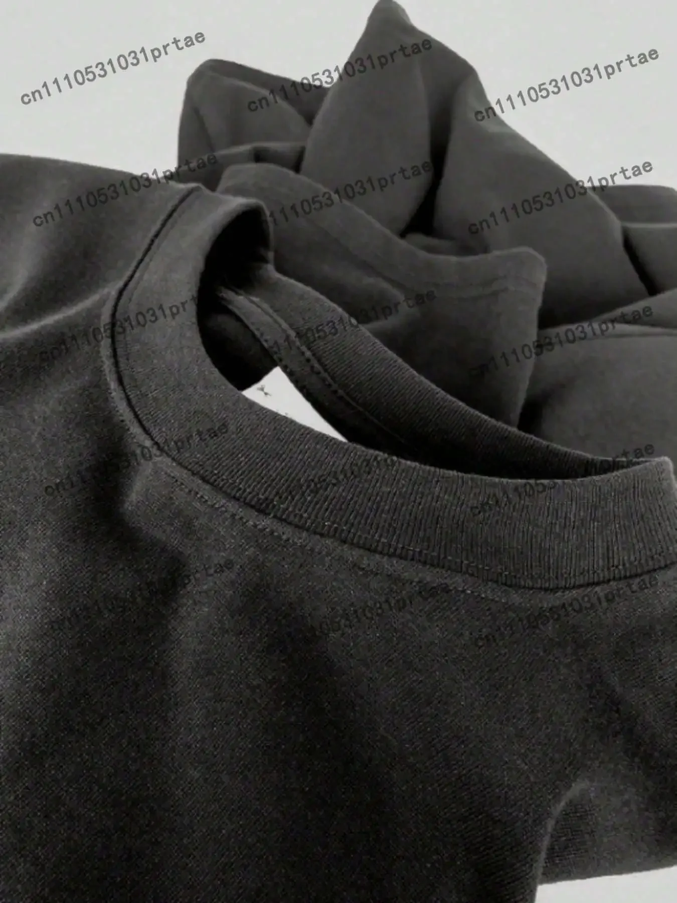 تي شيرت أسود بمقاسات كبيرة من  - مراجعة Streetwear Brand With Eye وسعره