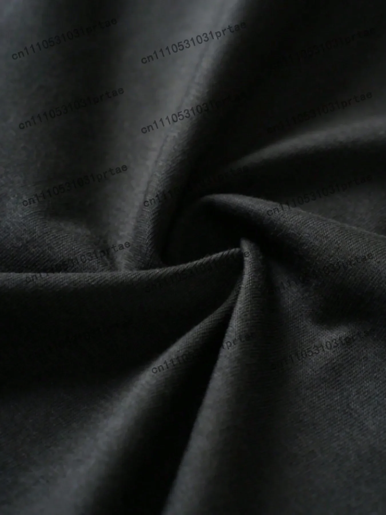 تي شيرت أسود بمقاسات كبيرة من  - مراجعة Streetwear Brand With Eye وسعره
